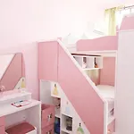 Apartment Barbie-themed 3bdr Penthouse Near The Beach, Nesebar