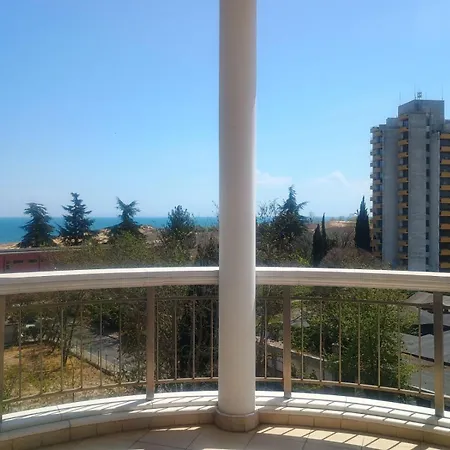 Apartment Barbie-themed 3bdr Penthouse Near The Beach, Nesebar