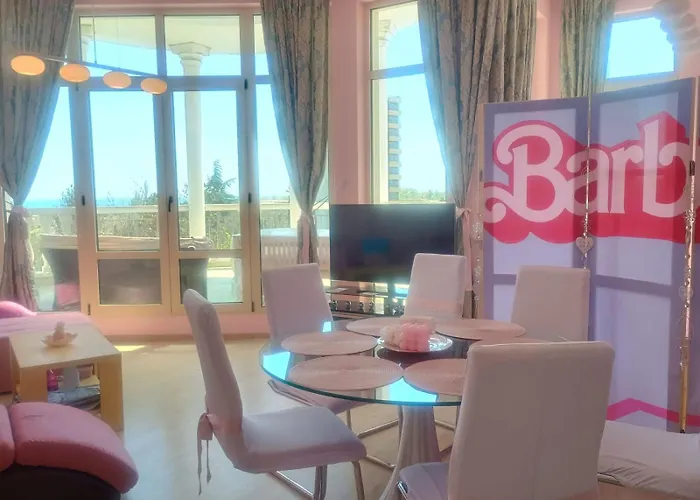 Barbie-themed 3bdr Penthouse Near The Beach, * Nessebar