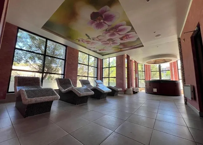 Barbie-themed 3bdr Penthouse Near The Beach,