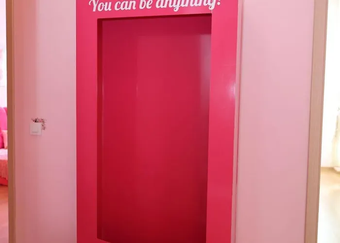 Barbie-themed 3bdr Penthouse Near The Beach, Apartment