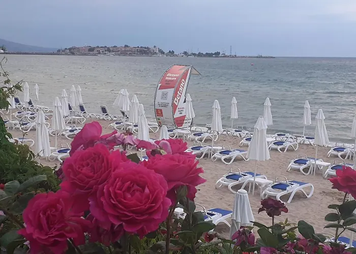 Apartment Barbie-themed 3bdr Penthouse Near The Beach, Nessebar