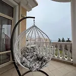 Barbie-themed 3bdr Penthouse Near The Beach, Несебр