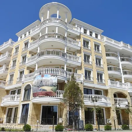 Apartment Barbie-themed 3bdr Penthouse Near The Beach,