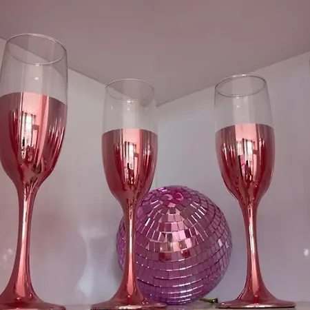 Barbie-themed 3bdr Penthouse Near The Beach, Nesebar