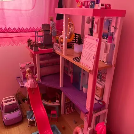 Barbie-themed 3bdr Penthouse Near The Beach, Apartment