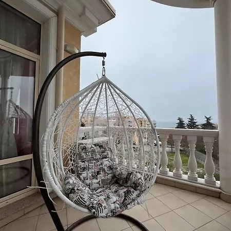 Barbie-themed 3bdr Penthouse Near The Beach, Несебир