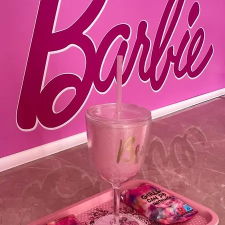 Apartment Barbie-themed 3bdr Penthouse Near The Beach, *