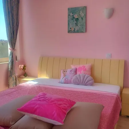 Barbie-themed 3bdr Penthouse Near The Beach, Apartment Nesebar