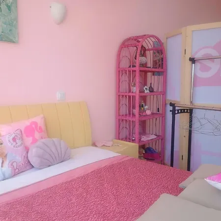 Barbie-themed 3bdr Penthouse Near The Beach, Несебър