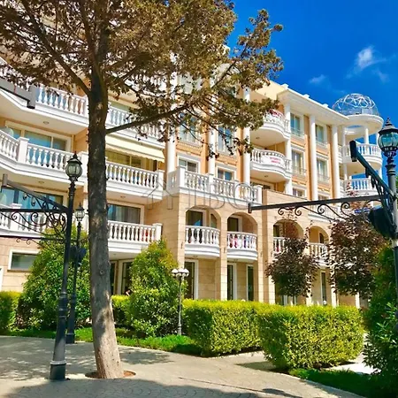 Barbie-themed 3bdr Penthouse Near The Beach, Несебир