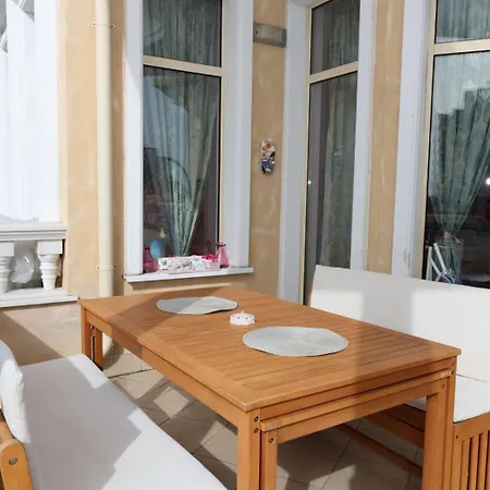 Апартаменти Barbie-themed 3bdr Penthouse Near The Beach,