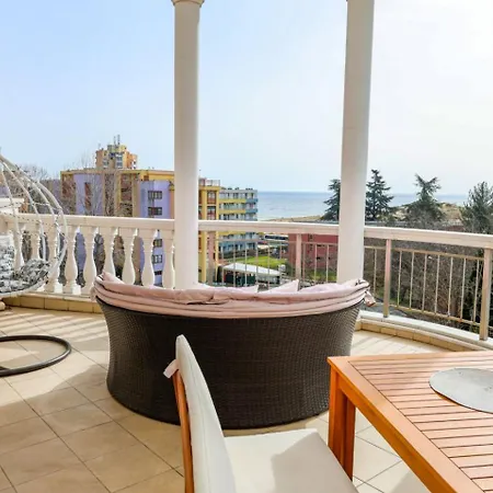 Barbie-themed 3bdr Penthouse Near The Beach, Апартаменти