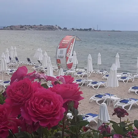 公寓 Barbie-themed 3bdr Penthouse Near The Beach, 内塞伯尔