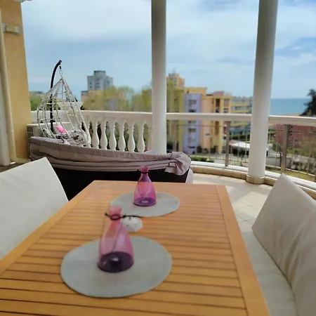 Barbie-themed 3bdr Penthouse Near The Beach, * Несебир