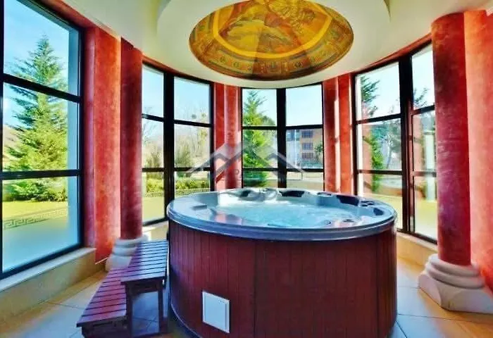 Barbie-themed 3bdr Penthouse Near The Beach, 内塞伯尔