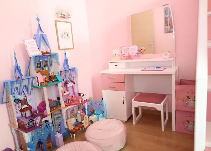 公寓 Barbie-themed 3bdr Penthouse Near The Beach, 内塞伯尔