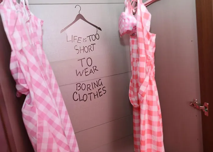 Barbie-themed 3bdr Penthouse Near The Beach, * 内塞伯尔