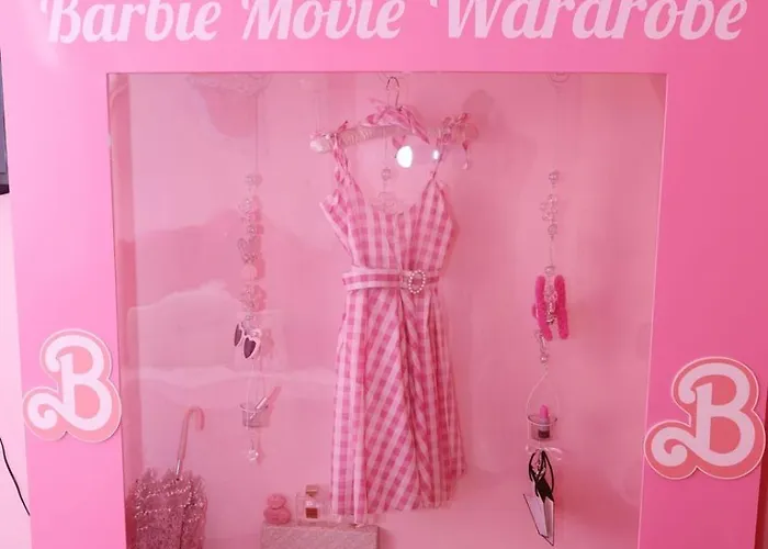 Barbie-themed 3bdr Penthouse Near The Beach,